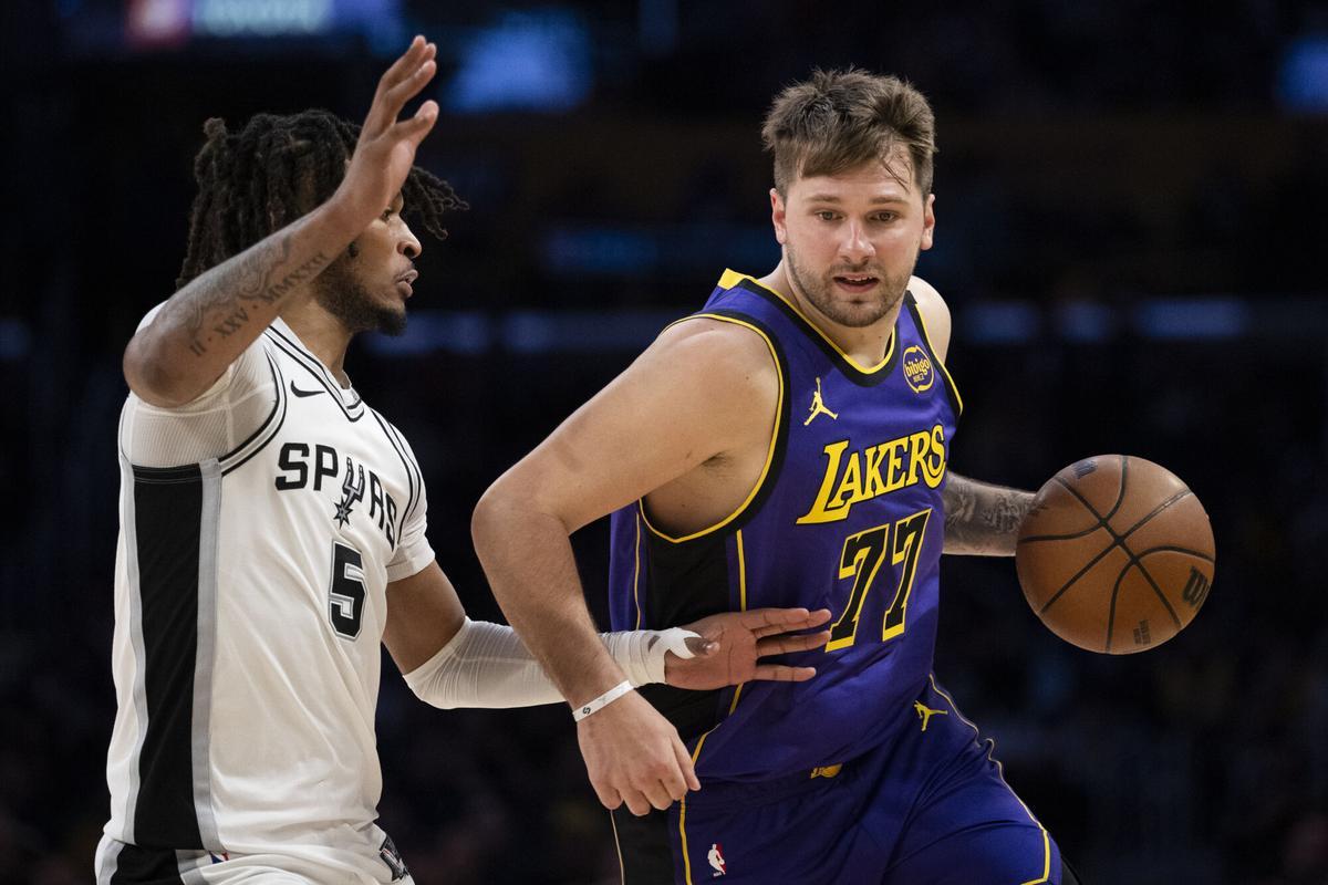 Los Lakers arrasan con Doncic