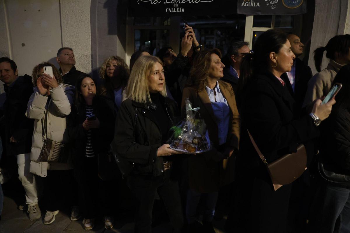 EN IMÁGENES: La multitudinaria procesión del Encuentro en Avilés