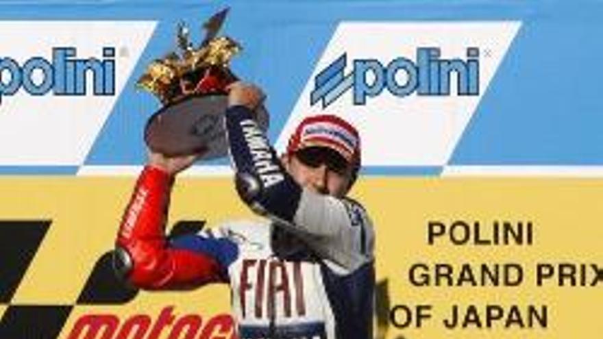 Lorenzo gana el GP de Japón, Rossi es segundo y Pedrosa, tercero