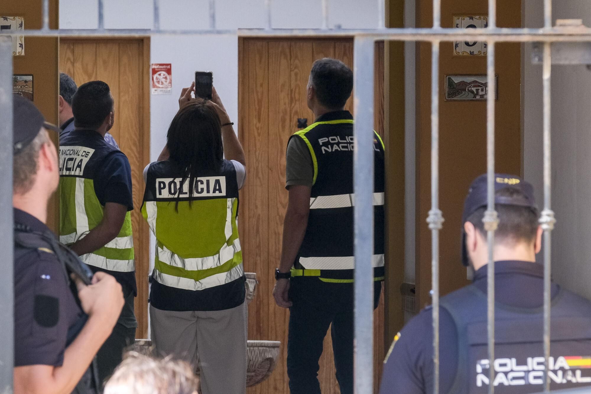 Hallan los cadáveres de una pareja en una vivienda de El Zardo