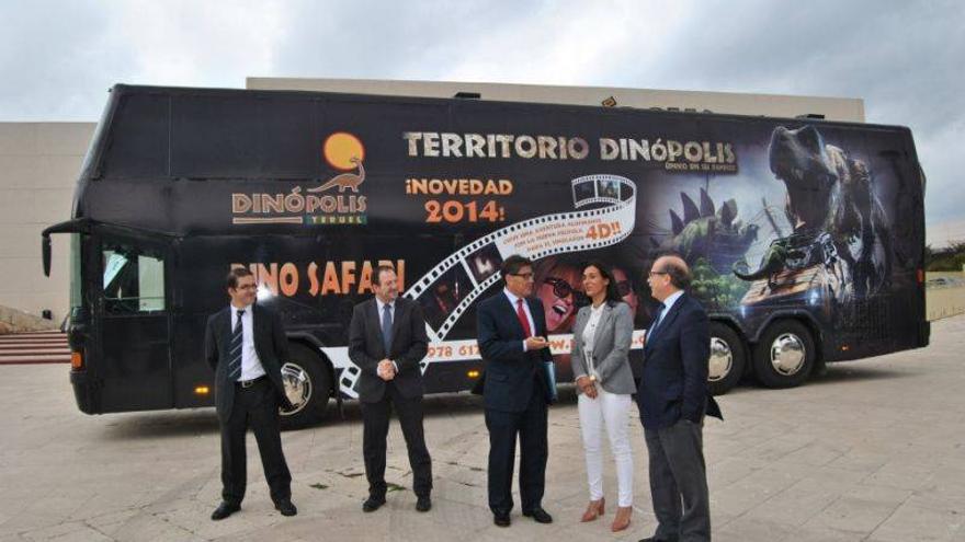Un autobús promocionará Dinópolis por toda España