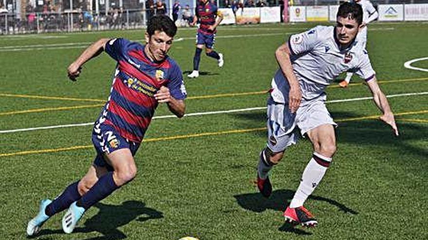 El Llagostera no se&#039;n surt davant el filial del Llevant i suma el setè partit sense guanyar.