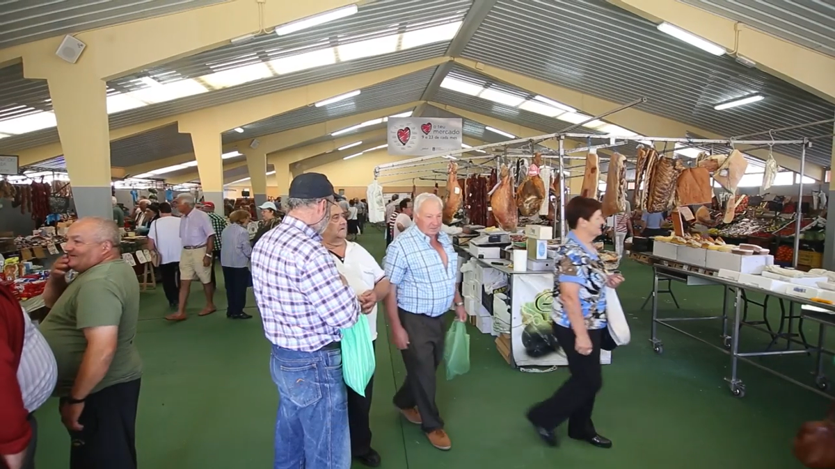 El interior de una de las naves del mercado.