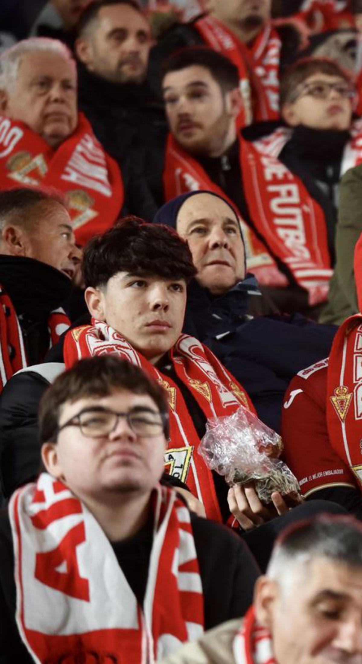 Aficionados del Real Murcia.  | JUAN CARLOS CAVAL