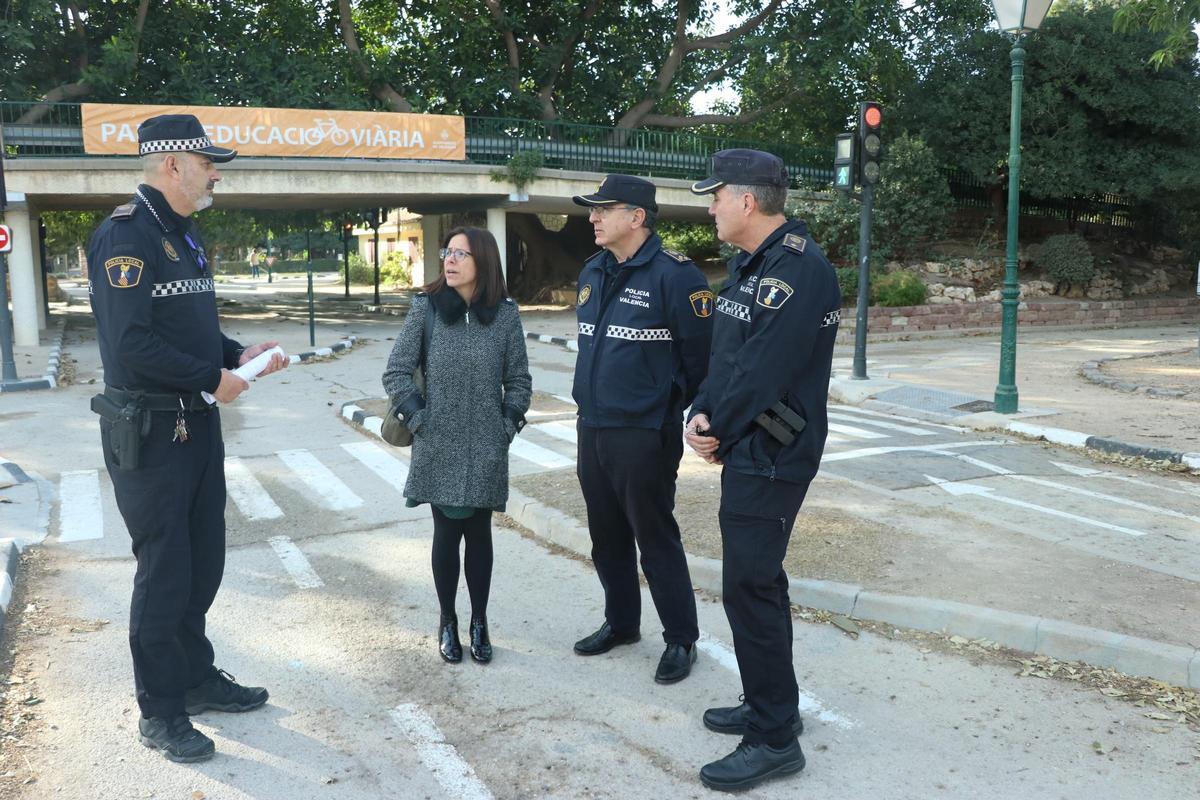 Mandos policiales y de Movilidad visitaron el parque que pasará a gestionar la Policía Local.
