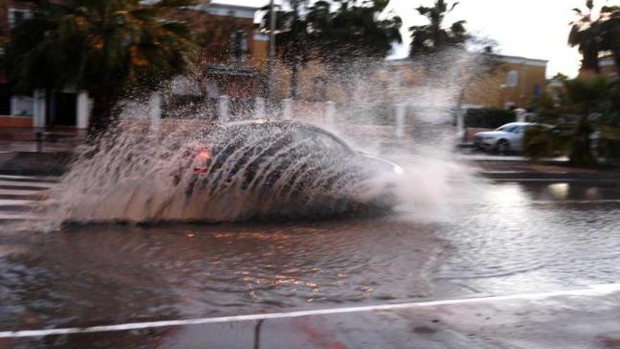 Una tormenta vuelve a señalar las deficiencias en la zona del Golf