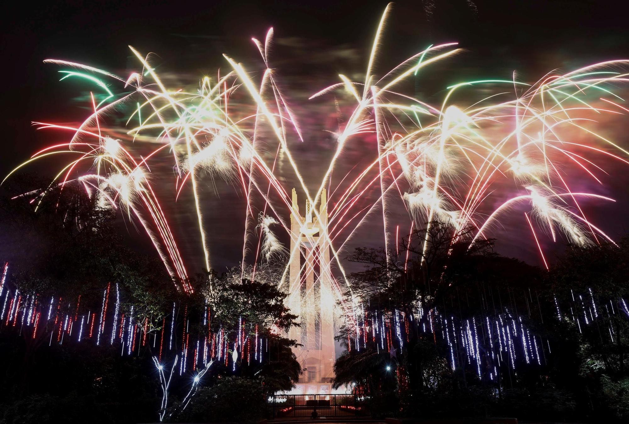 Fuegos artificiales en el mundo para recibir 2021