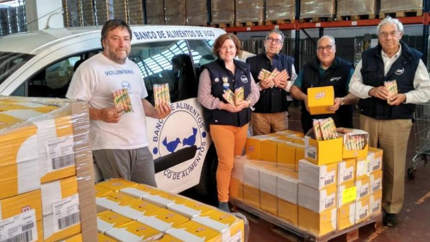 Momento de la entrega al Banco de Alimentos.