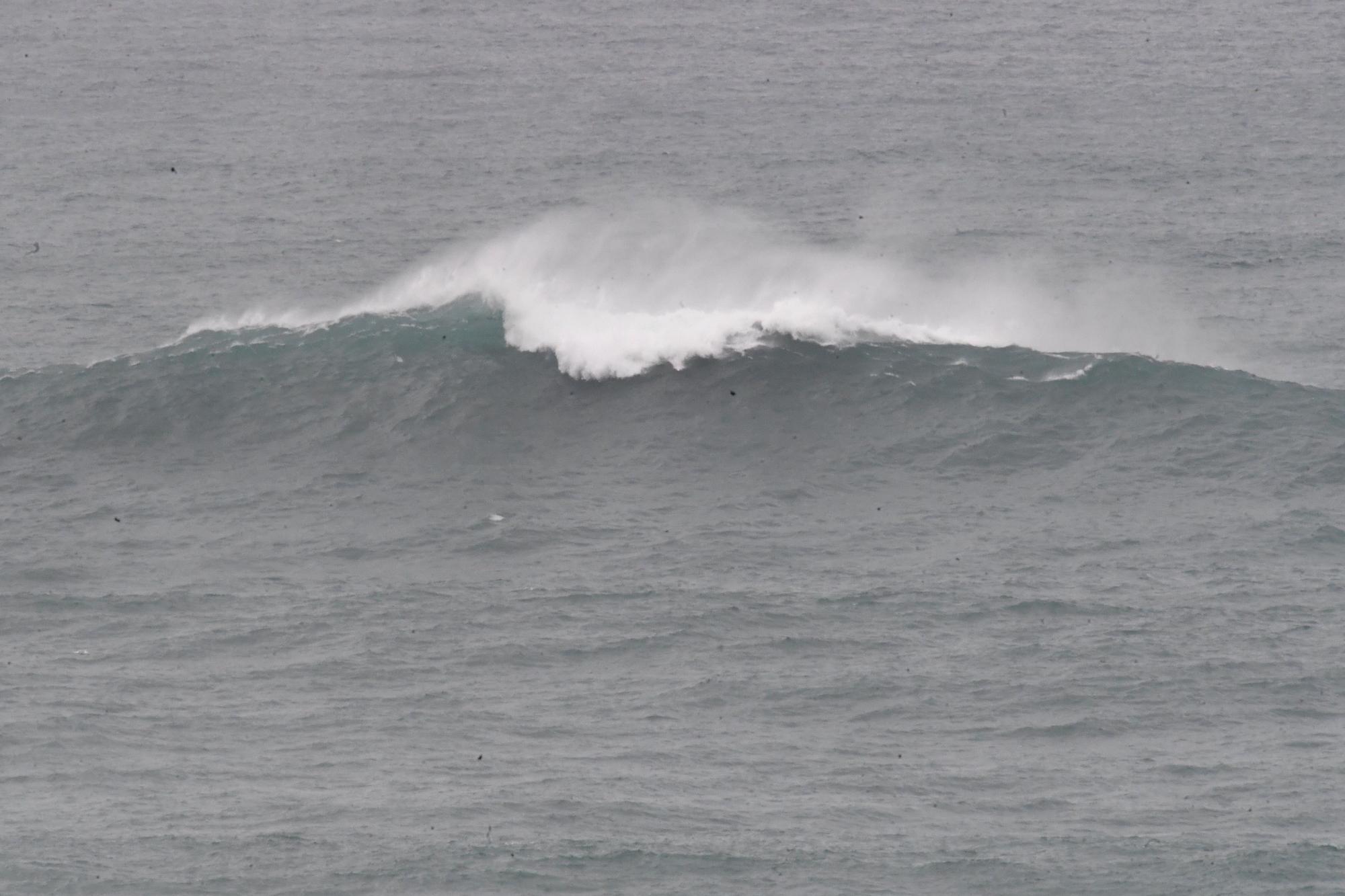 Coruña Big Waves 2022 | Primera toma de contacto de los surfistas con las olas