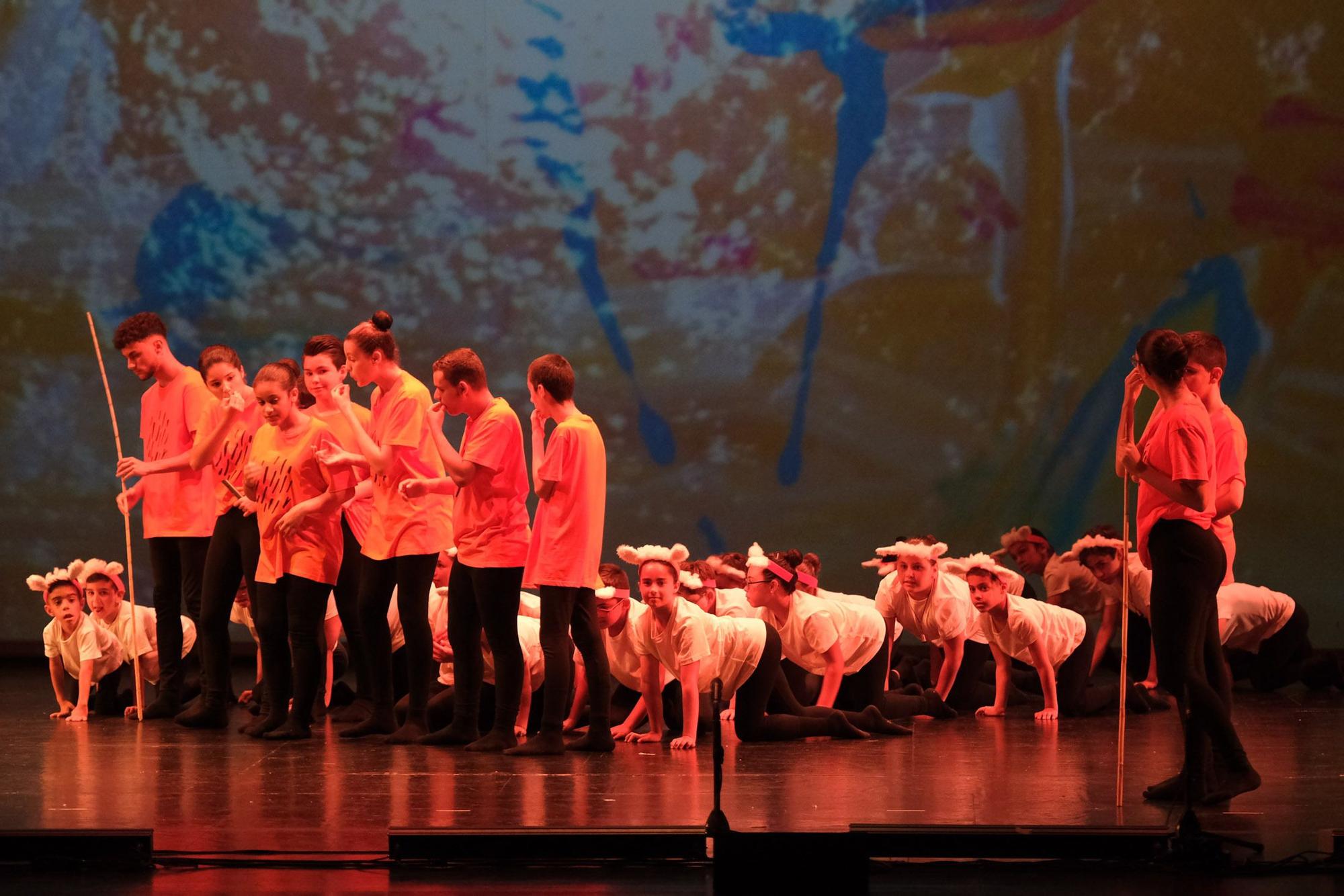 Barrios Orquestados celebra su décimo aniversario con el musical 'Casamundo, entre el mar y la folía'
