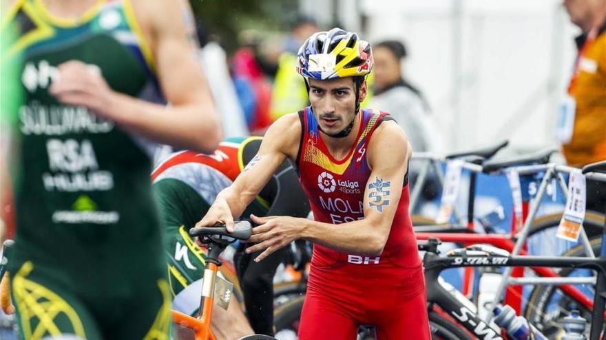 Mario Mola conquista su segundo Mundial de triatlón