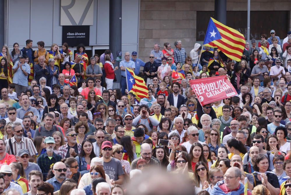 Concentració a la Plaça U d''octubre