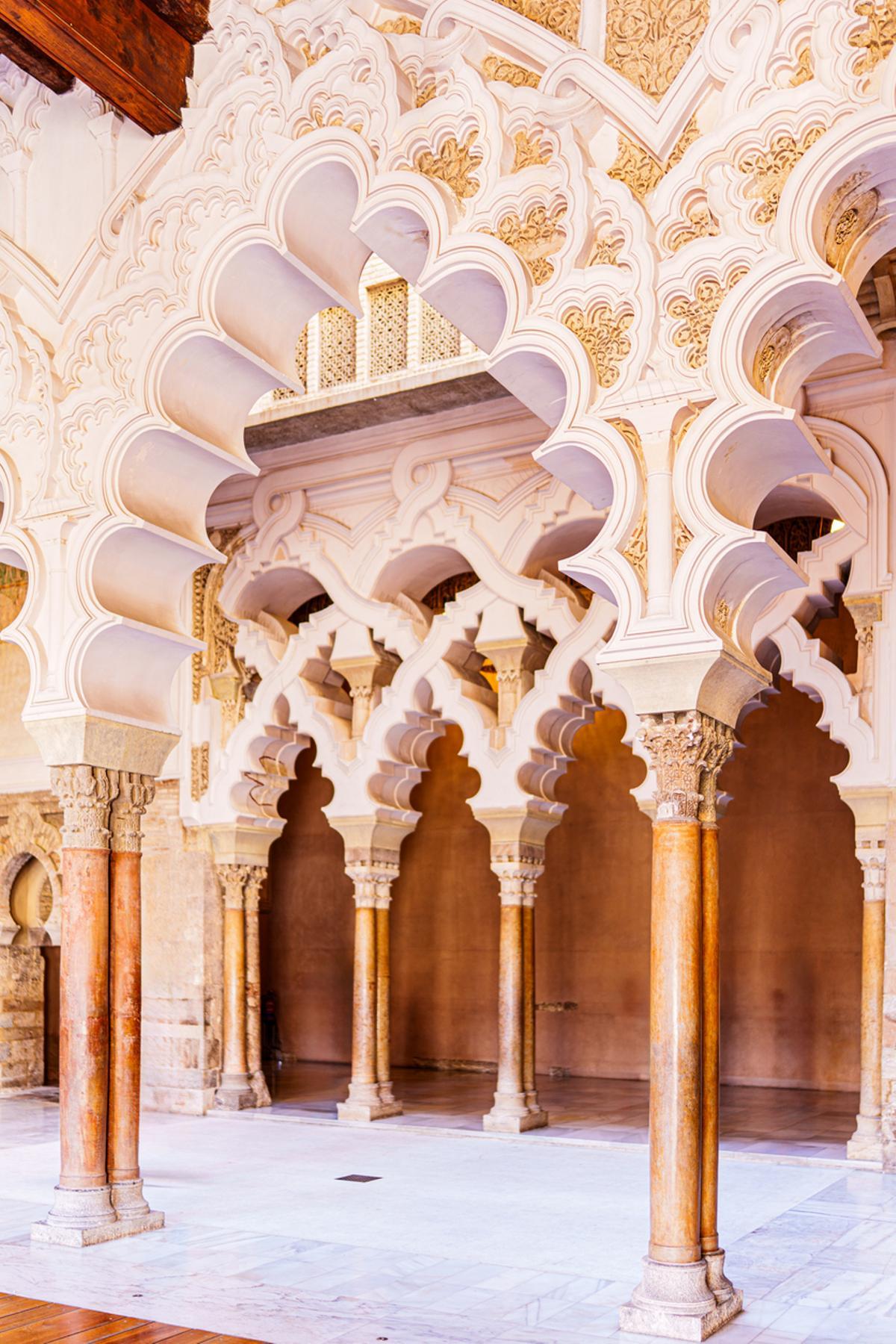 El interior del palacio recuerda mucho a la Mezquita de Córdoba.