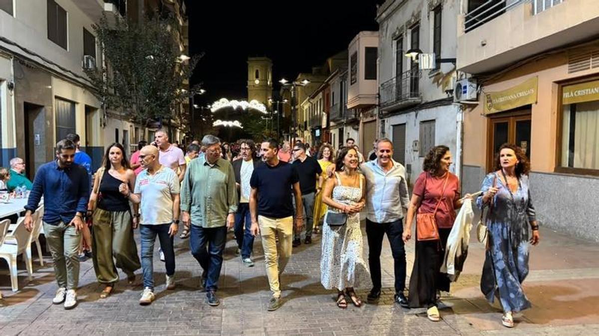 Multitudinario "Sopar Comarcal" del PSPV de l'Horta Sud con tirada de cohetes en Alaquàs