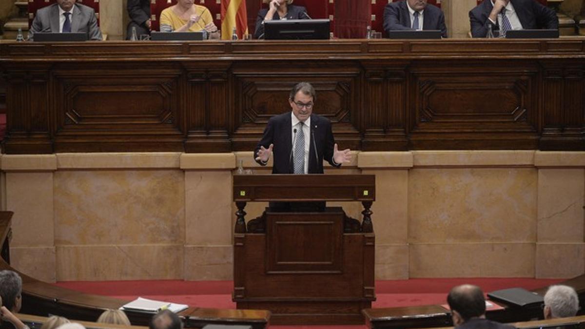 El 'president' de la Generalitat, este lunes, en el Parlament.