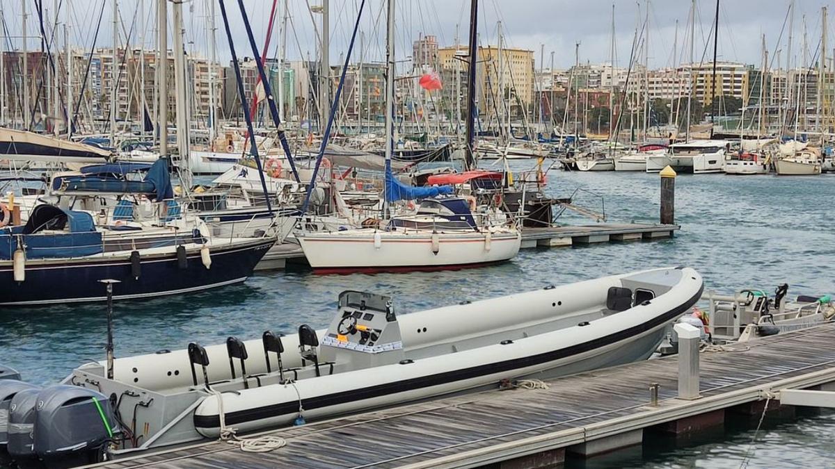 La narcolancha atracada en el Muelle Deportivo de la capital grancanaria. | | E.D.