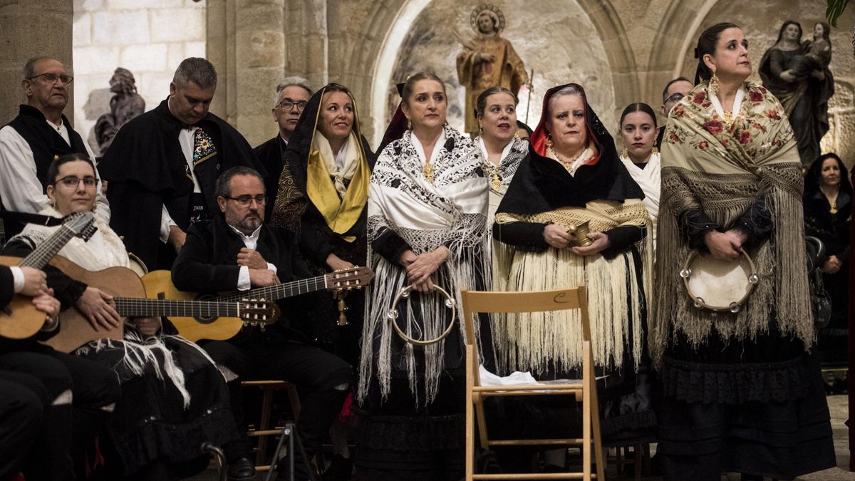 Así canta El Redoble la misa extremeña a la Virgen de la Montaña