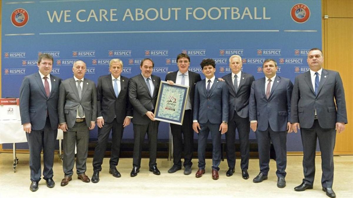 La delegación de Turquia, en la UEFA