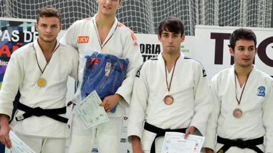 Varela gana la Supercopa de España Júnior de Judo Villa de Amurrio 2015