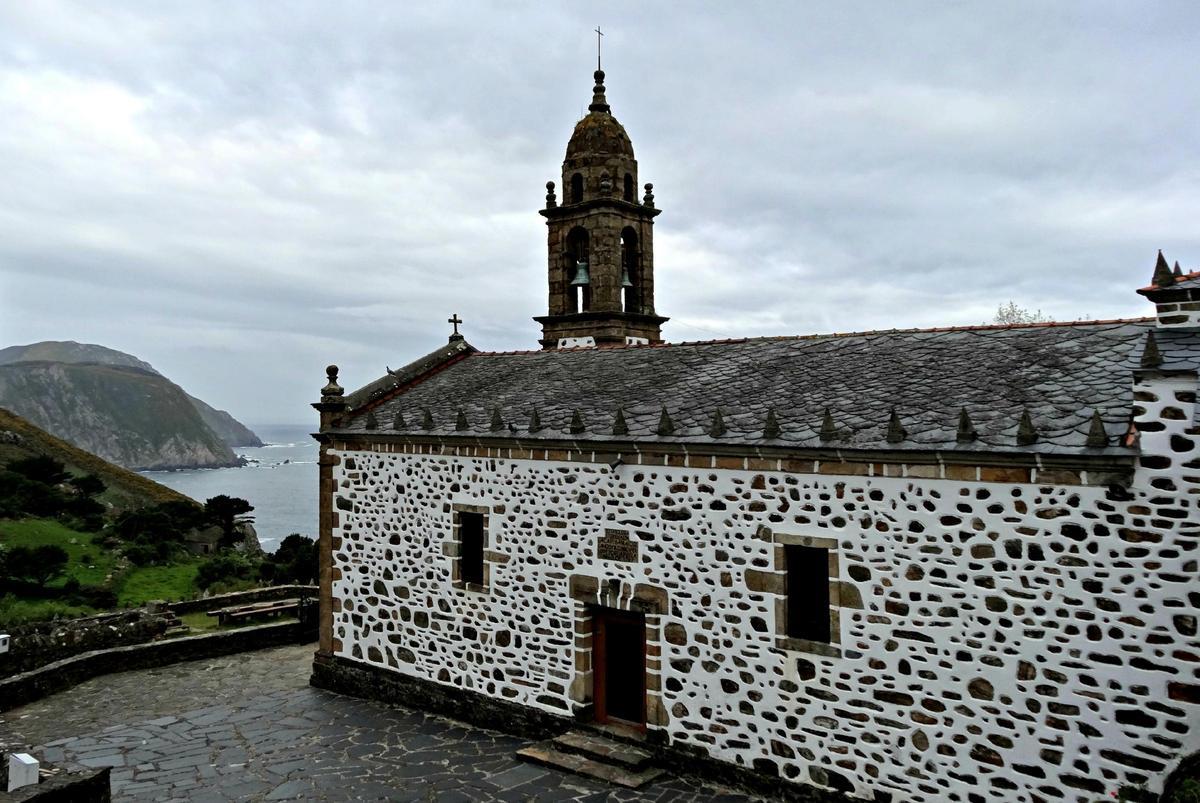 La iglesia de Santo André de Teixido, en Cedeira