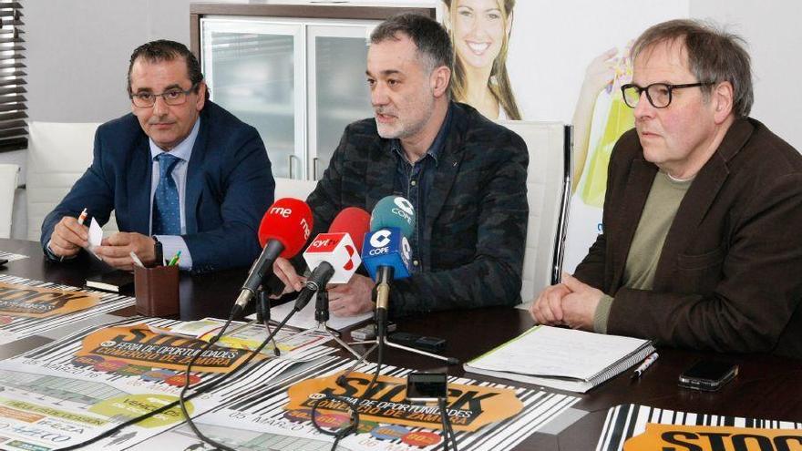 Narciso Prieto, Eugenio Barba y Christoph Strieder, esta mañana en la sede de Azeco.