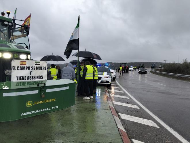 Fotogalería | Los tractores ya ocupan las carreteras extremeñas