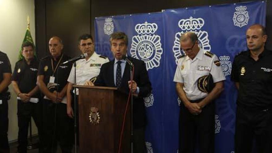 El director general de la Policía en la rueda de prensa que ha ofrecido hoy en Alicante