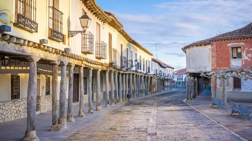 El pueblo más bonito de Palencia parece sacado de una película Disney y está repleto de construcciones de piedra