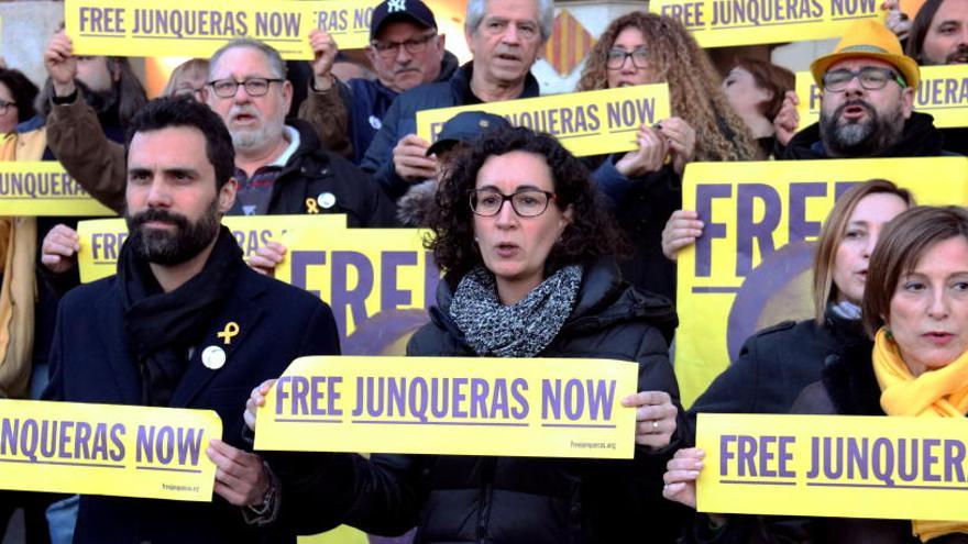 Roger Torrent, Marta Rovira, i Carme Forcadell en l&#039;acte a Sant Vicenç dels Horts