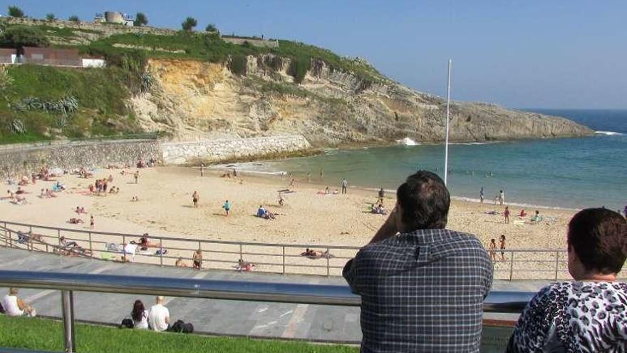 La playa del Sablón, el sábado por el mañana.