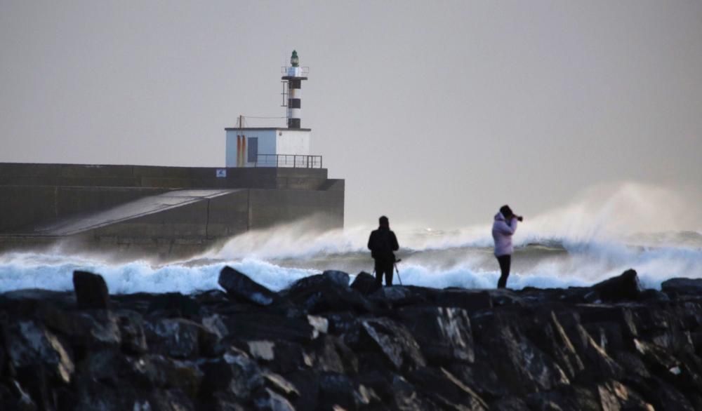 Temporal de viento y oleaje en Asturias