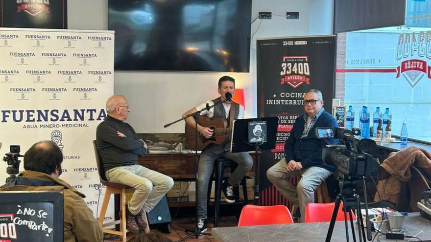 Taboada, el ‘cover’ de Sabina, en Avilés | EPE