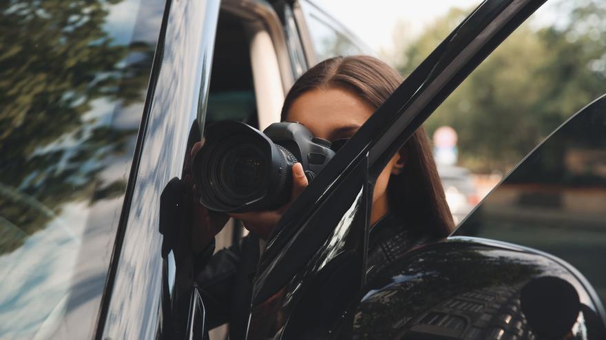 Los detectives han de grabar o fotografiar a los objetivos para acreditar el presunto fraude en las prestaciones.