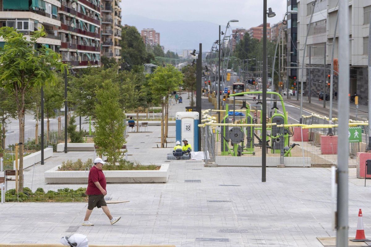 Obren el tram de la Gran Via entre les Glòries i la Rambla del Poblenou després de les obres