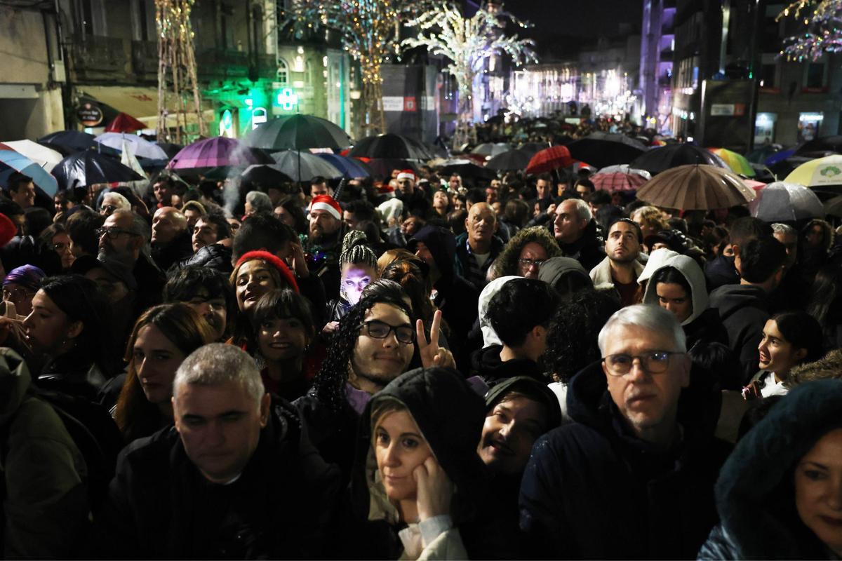 Vigo enciende la Navidad más grande de su historia ante miles de personas