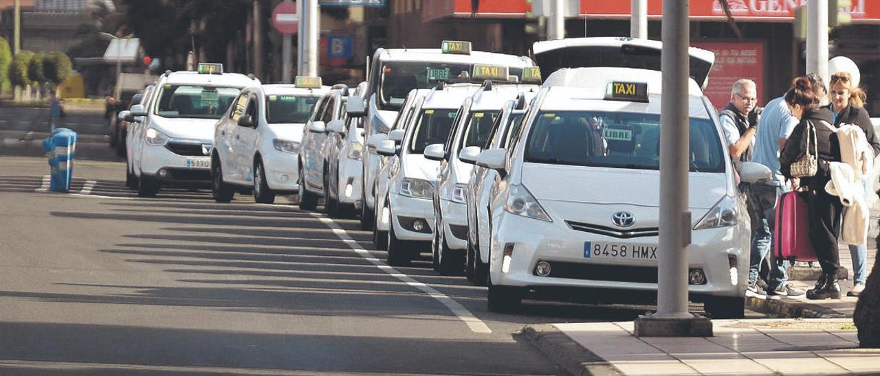 Los taxistas llegan a un acuerdo para aumentar el servicio del 50% al 66%