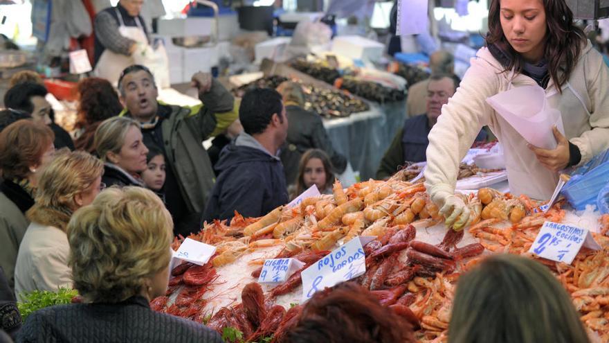 Venta de marisco para Nochebuena en el Mercado Central