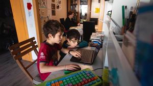 El temor dels contagis fa que molts pares renunciïn a l&apos;escola dels seus fills