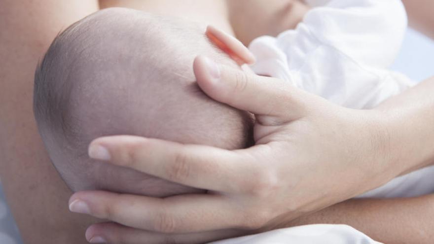 Dar el pecho durante seis meses podría prevenir el cáncer.