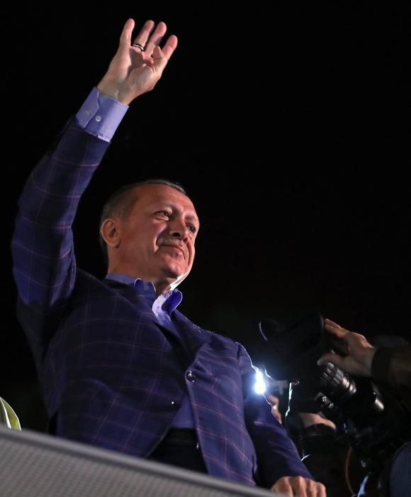 Erdogan gana el referéndun constitucional en Turquía