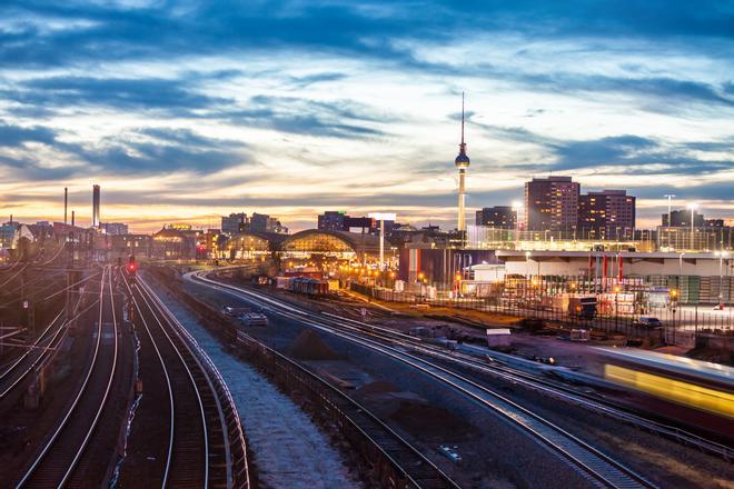 Berlín anochece y los trenes parten a nuevos horizontes