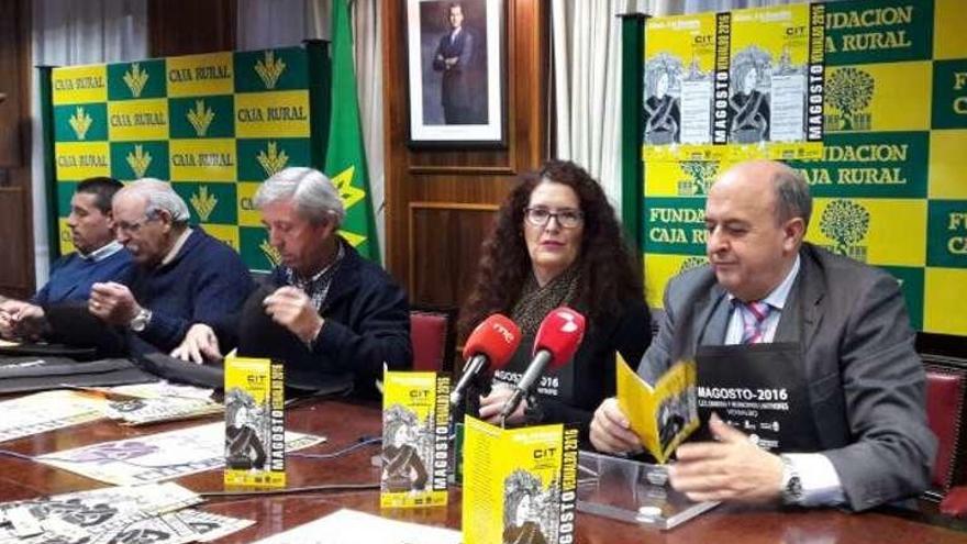 Jesús Vara, Clarisa Rodríguez y Feliciano Ferrero presentan el magosto.