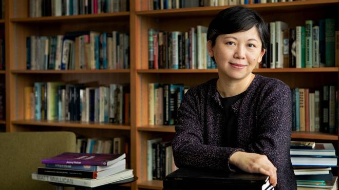 La escritora Yiyun Li, autora de En la naturaleza las cosas crecen.