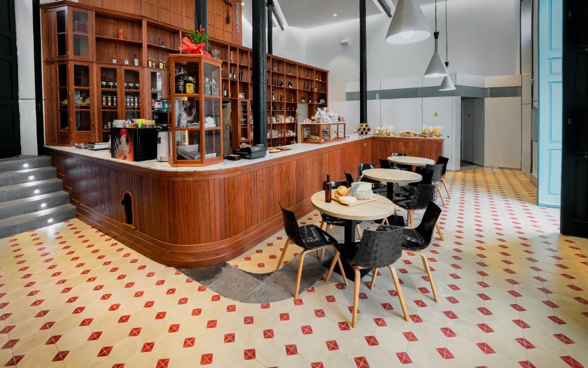 Interior de La Bodega de Guía.