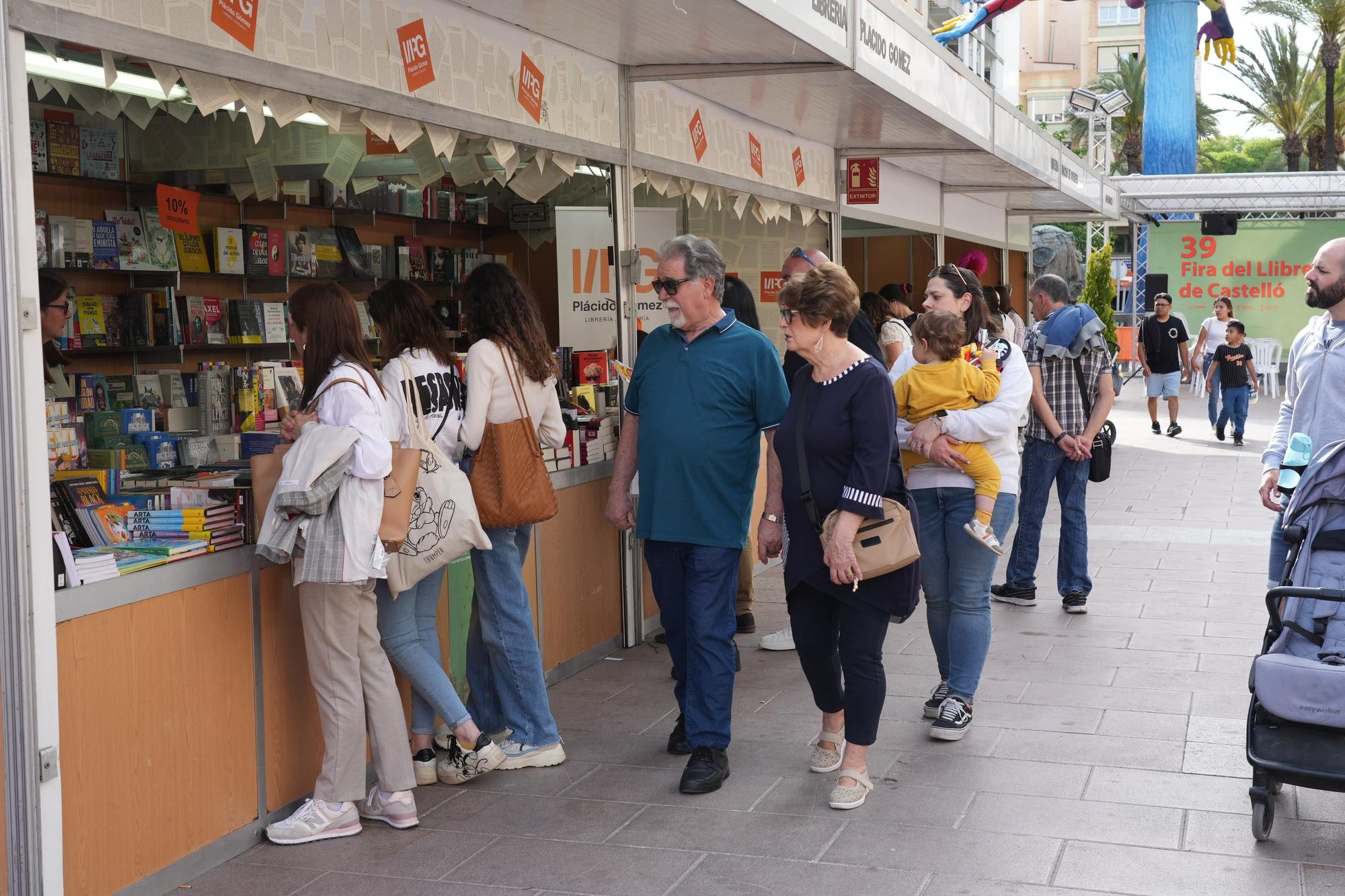 ¡Búscate en la macrogalería! Castellón vive un puente de fiestas en los municipios