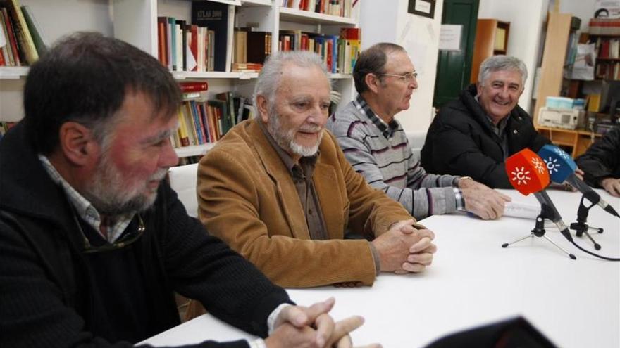 Julio Anguita llama a tomar conciencia de la “losa” que supone la UE para España