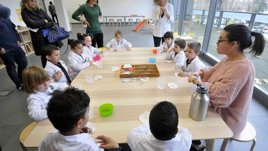 Uno de los talleres que se organizan en la sede de Mieres de la Universidad para Peques.