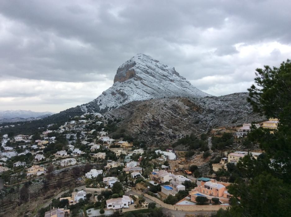 El Montgó, nevado.