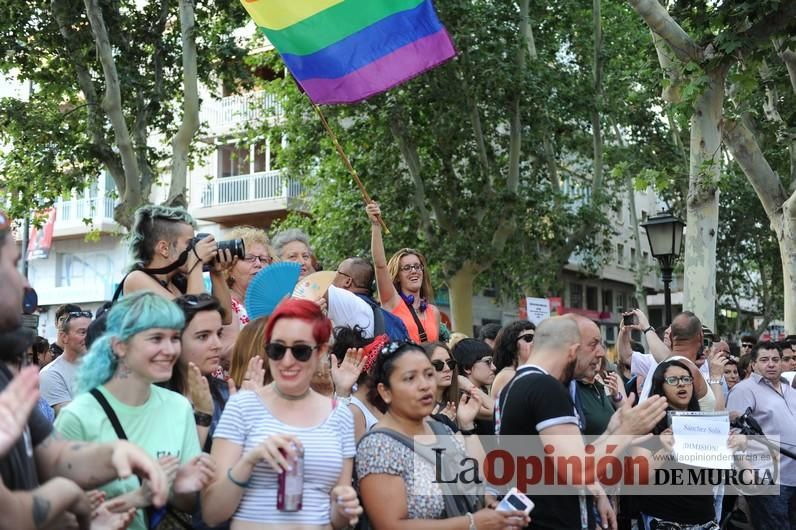 Concentración LGTBI en protesta por la manifestación neonazi del sábado