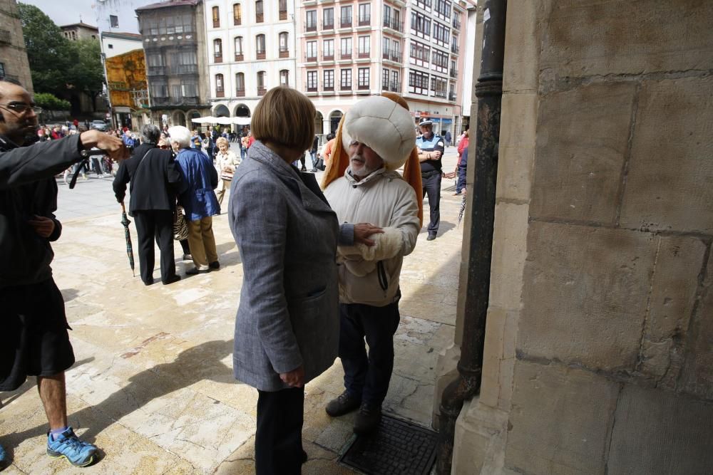 Concentración para reclamar un albergue de animales en Avilés